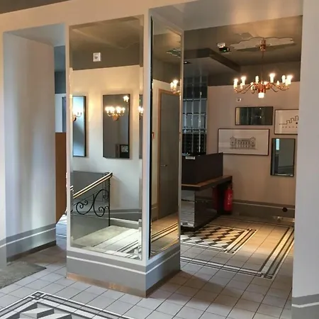 Orange Mere Apartment *