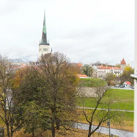 Orange Mere * Tallinn